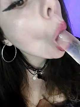 Kimiechanuwu online show from February 7, 3:38 pm