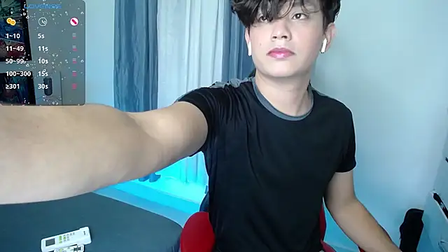 Snapshot of andyboy- chatting on December 28, 11:26 pm andyboy- online show from December 28, 11:26 pm