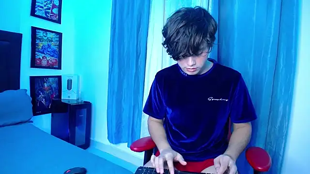 Snapshot of andyboy- chatting on February 9, 2:06 am andyboy- online show from February 9, 2:06 am