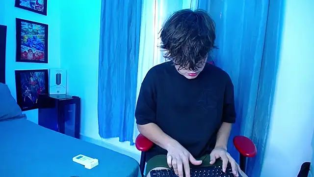 Snapshot of andyboy- chatting on February 10, 10:09 pm andyboy- online show from February 10, 10:09 pm