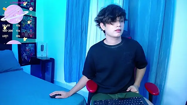 Snapshot of andyboy- chatting on February 11, 1:10 am andyboy- online show from February 11, 1:10 am