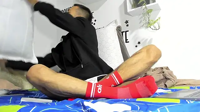 Aronxxs online show from September 30, 9:36 am