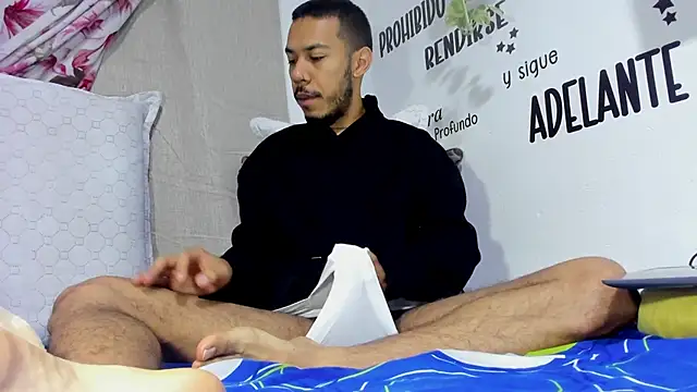 Snapshot of Aronxxs chatting on January 15, 11:04 am Aronxxs online show from January 15, 11:04 am