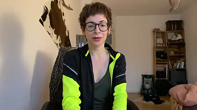 Snapshot of secretly_naked chatting on February 13, 3:46 pm secretly naked online show from February 13, 3:46 pm