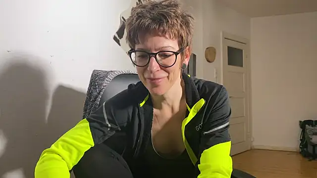 Snapshot of secretly_naked chatting on March 2, 6:19 pm secretly naked online show from March 2, 6:19 pm