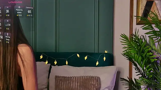 LunaWills  online show from October 25, 4:20 am