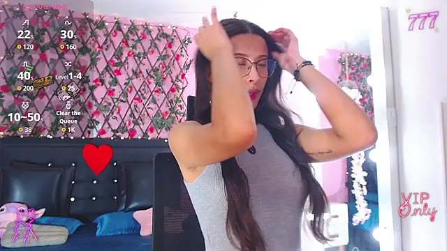 SamaraCortez online show from February 6, 8:01 pm