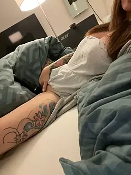 Snapshot of CindyNightX chatting on January 17, 2:39 am CindyNightX online show from January 17, 2:39 am