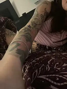 Snapshot of CindyNightX chatting on February 23, 1:24 am CindyNightX online show from February 23, 1:24 am