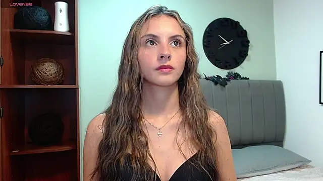 sofia her online show from December 4, 8:07 pm