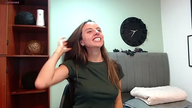 sofia her online show from December 6, 7:23 pm