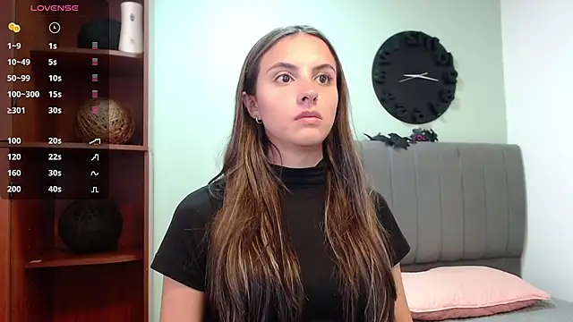 sofia her online show from December 13, 7:43 pm