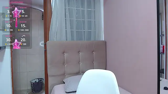 sofia her online show from February 25, 8:09 pm