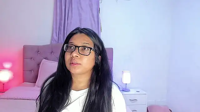 Latinabombsheell online show from September 17, 4:47 am