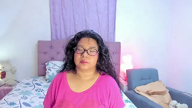 Latinabombsheell online show from July 31, 4:45 am