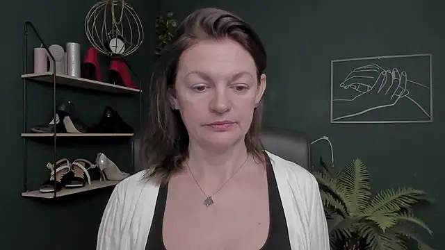 VivianWILD online show from November 14, 8:13 am