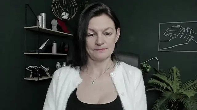 VivianWILD online show from February 23, 7:50 am