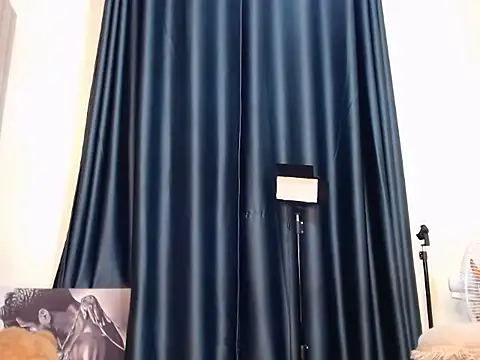 TeenieReeny online show from March 12, 8:15 pm