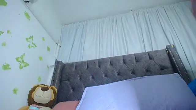 Snapshot of RACHELL__HOT chatting on April 18, 6:34 pm RACHELL HOT online show from April 18, 6:34 pm