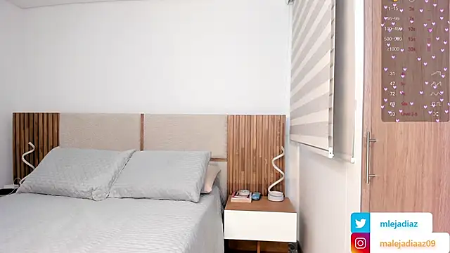 MalejaDiaz  online show from October 10, 4:06 pm