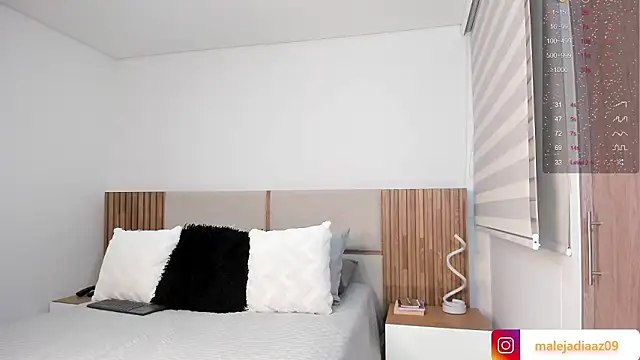 MalejaDiaz  online show from January 17, 3:50 pm