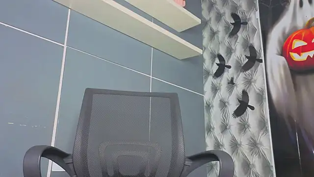 Hilary-banks online show from October 13, 5:18 am