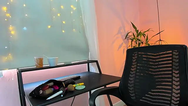 Alana Suares1 online show from October 3, 8:39 pm