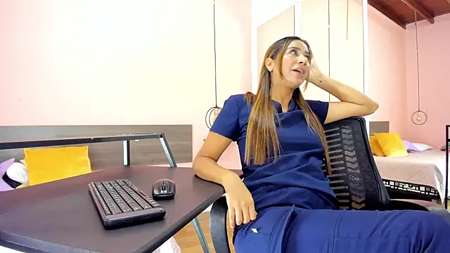 Alana Suares1 online show from January 5, 9:51 pm