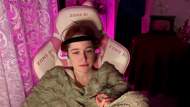 Snapshot of pearl_princess_ chatting on October 15, 11:05 pm pearl princess online show from October 15, 11:05 pm