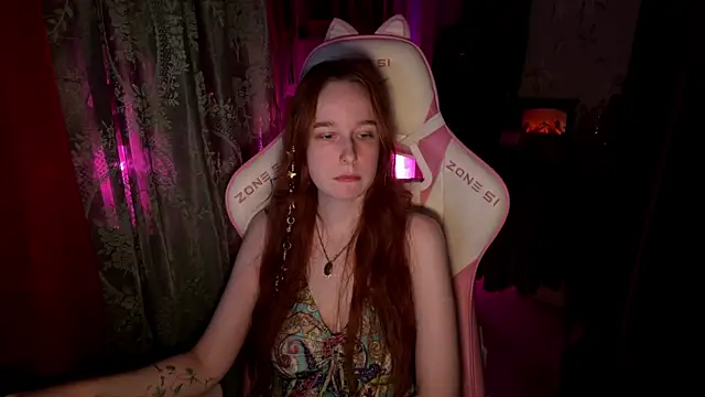 Snapshot of pearl_princess_ chatting on November 26, 2:45 am pearl princess online show from November 26, 2:45 am