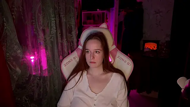 Snapshot of pearl_princess_ chatting on December 15, 6:56 pm pearl princess online show from December 15, 6:56 pm