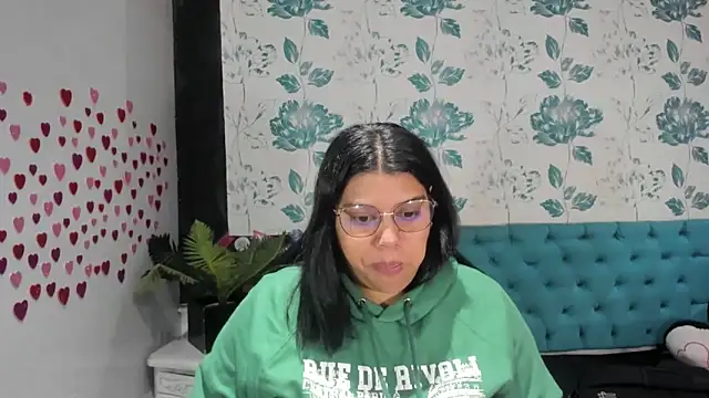 LindaBreeS online show from January 28, 1:38 pm