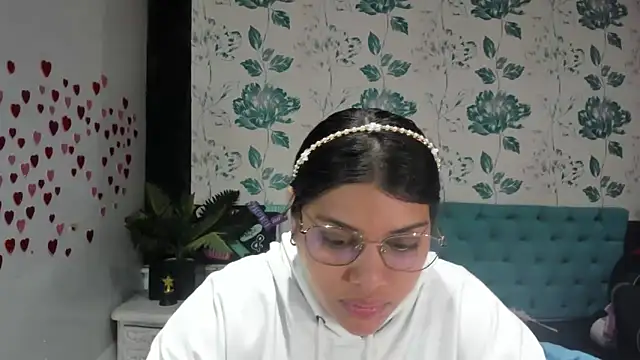 LindaBreeS online show from February 28, 2:09 pm