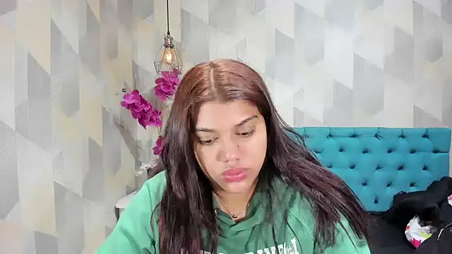 LindaBreeS online show from September 22, 1:13 pm