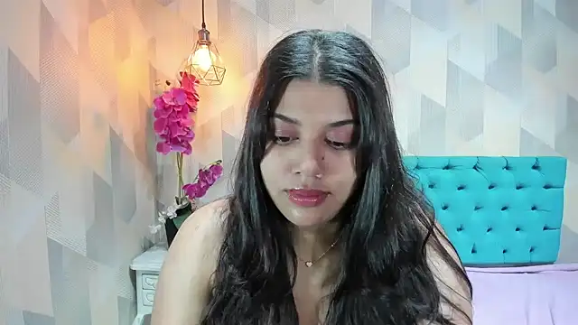 LindaBreeS online show from April 2, 1:31 pm