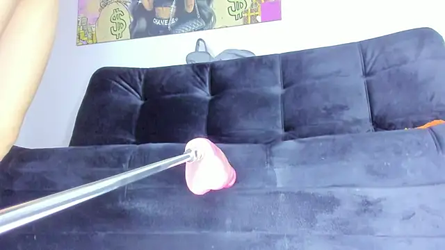 Ashley Miiller1 online show from March 6, 1:18 pm