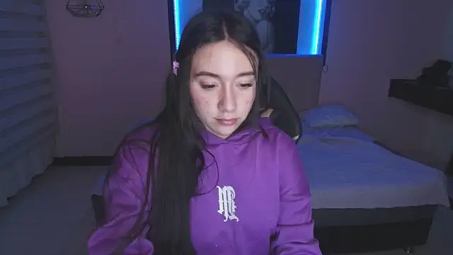 Andrea Ramos online show from March 6, 7:36 am