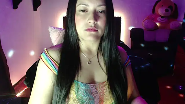 Allisonnlopez online show from February 3, 9:31 pm