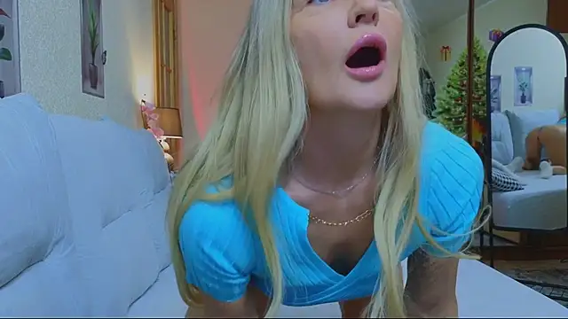 Snapshot of amelia_blondy chatting on January 24, 5:10 am amelia blondy online show from January 24, 5:10 am