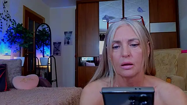 amelia blondy online show from May 8, 2:44 pm