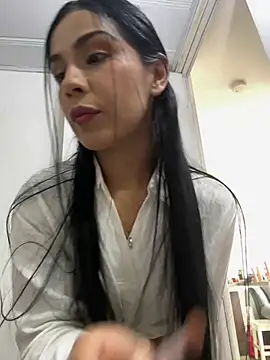 Snapshot of Nikothyna chatting on April 5, 7:44 pm Nikothyna online show from April 5, 7:44 pm