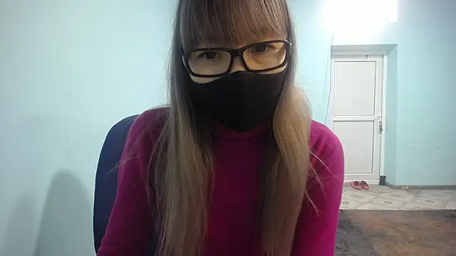 Snapshot of elllaaxx chatting on December 3, 3:41 am elllaaxx online show from December 3, 3:41 am