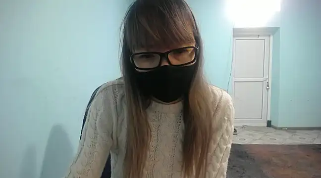 Snapshot of elllaaxx chatting on December 3, 6:59 am elllaaxx online show from December 3, 6:59 am