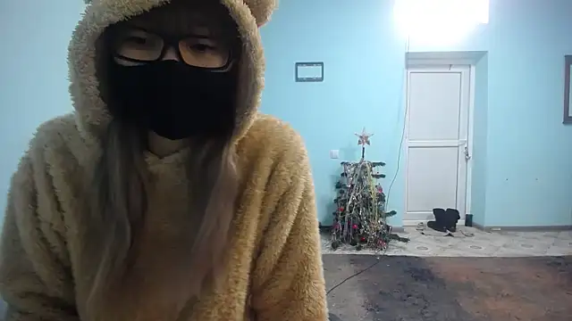 Snapshot of elllaaxx chatting on December 11, 3:35 am elllaaxx online show from December 11, 3:35 am