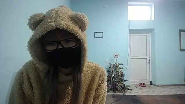 Snapshot of elllaaxx chatting on December 14, 9:29 am elllaaxx online show from December 14, 9:29 am