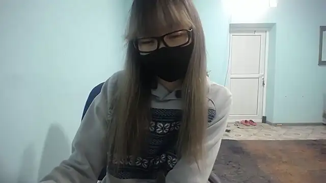 Snapshot of elllaaxx chatting on December 15, 3:56 am elllaaxx online show from December 15, 3:56 am