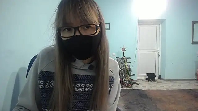 Snapshot of elllaaxx chatting on December 16, 9:03 am elllaaxx online show from December 16, 9:03 am