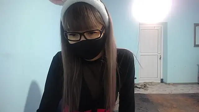 Snapshot of elllaaxx chatting on December 28, 7:11 am elllaaxx online show from December 28, 7:11 am