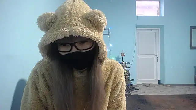 Snapshot of elllaaxx chatting on January 6, 10:57 am elllaaxx online show from January 6, 10:57 am