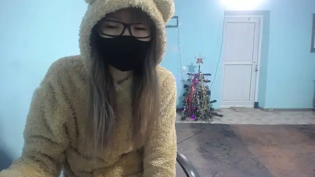Snapshot of elllaaxx chatting on January 7, 6:38 am elllaaxx online show from January 7, 6:38 am